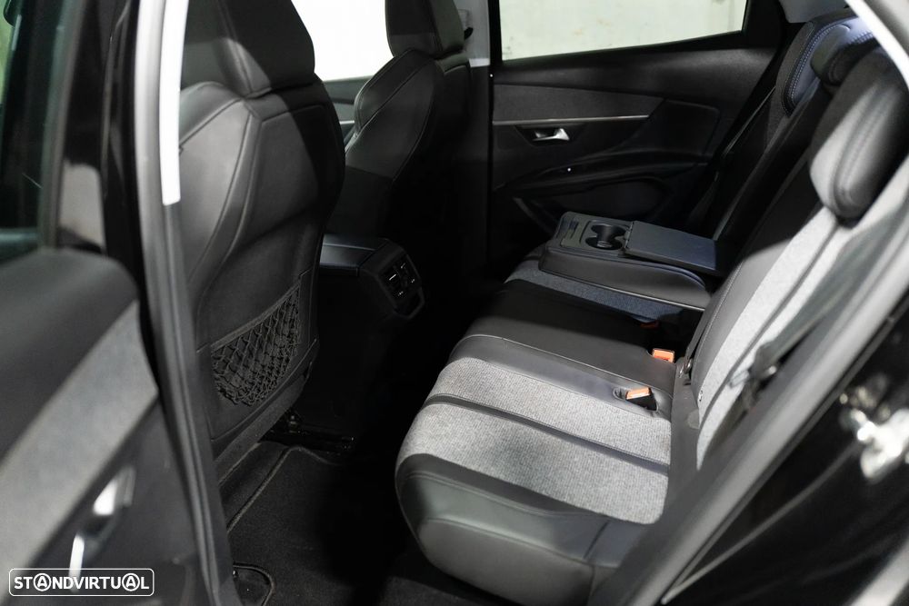 Peugeot 3008 1.5 BlueHDi Allure EAT8 - 32