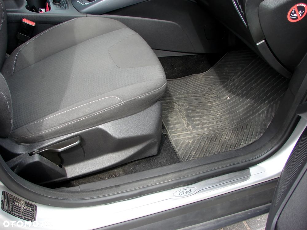 Ford Focus Turnier 1.6 TDCi DPF Start-Stopp-System Titanium - 21