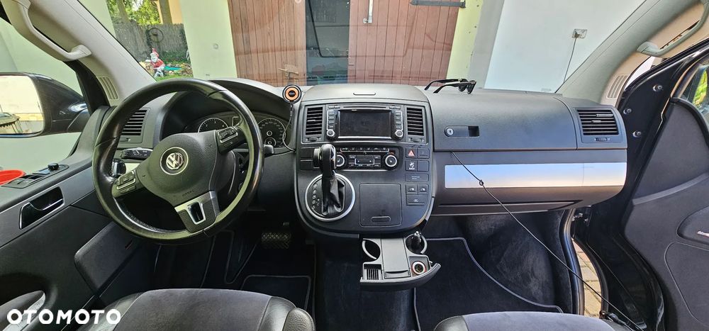 Volkswagen Multivan - 12