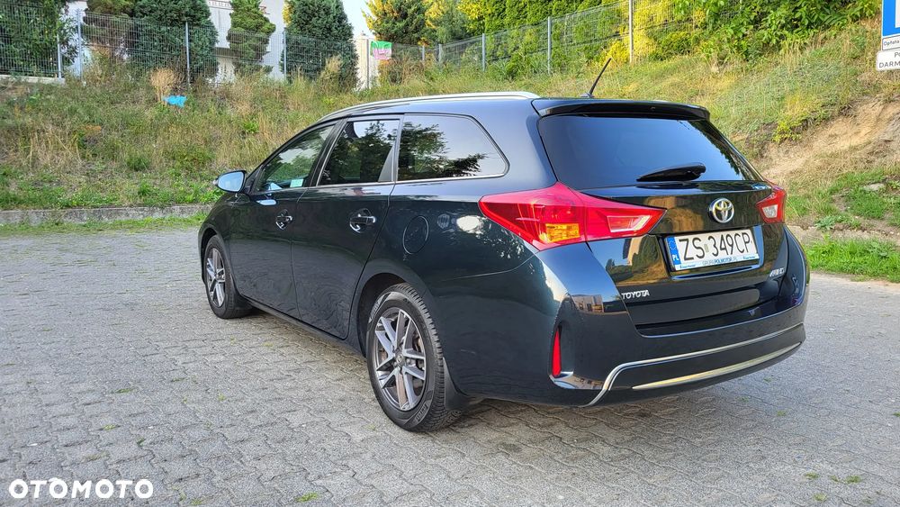 Toyota Auris 1.6 Premium - 9