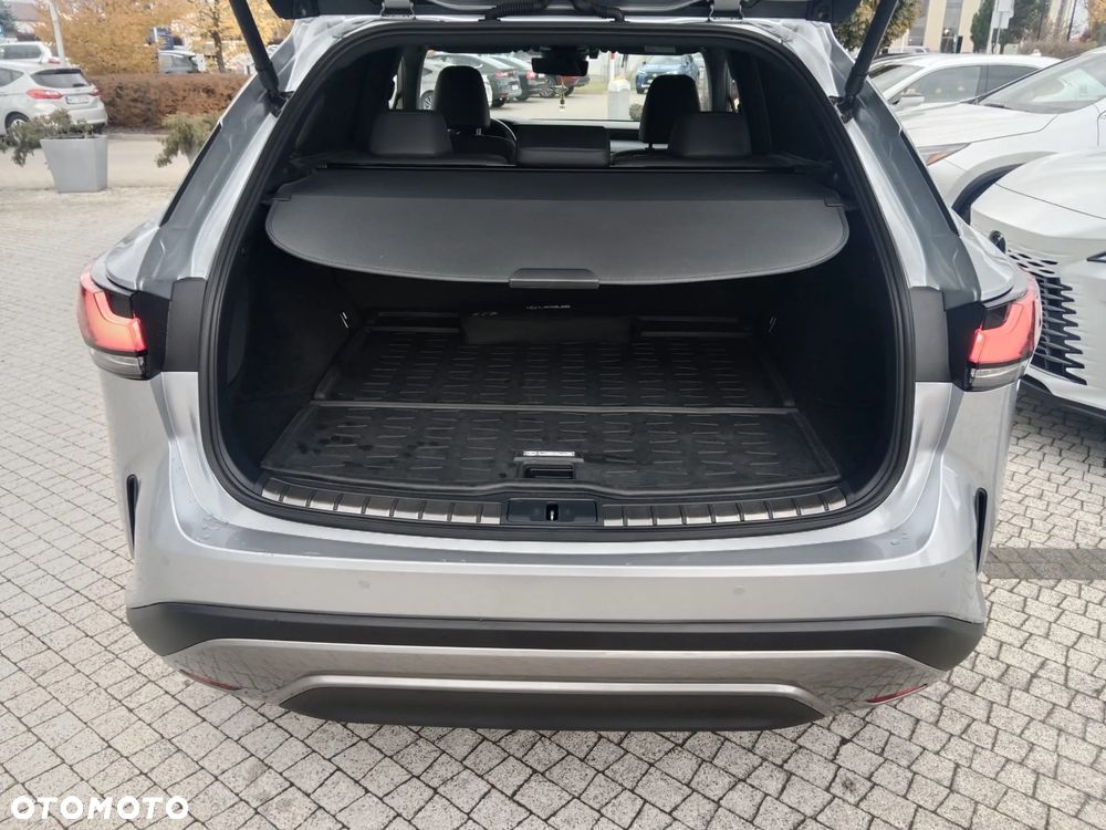 Lexus RX 450h+ Omotenashi - 27