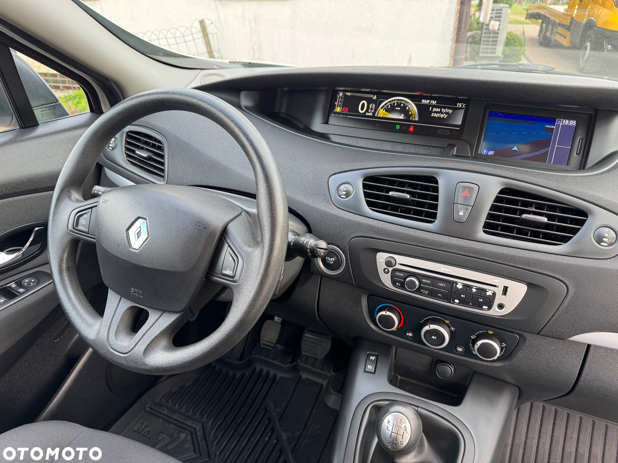 Renault Scenic - 27