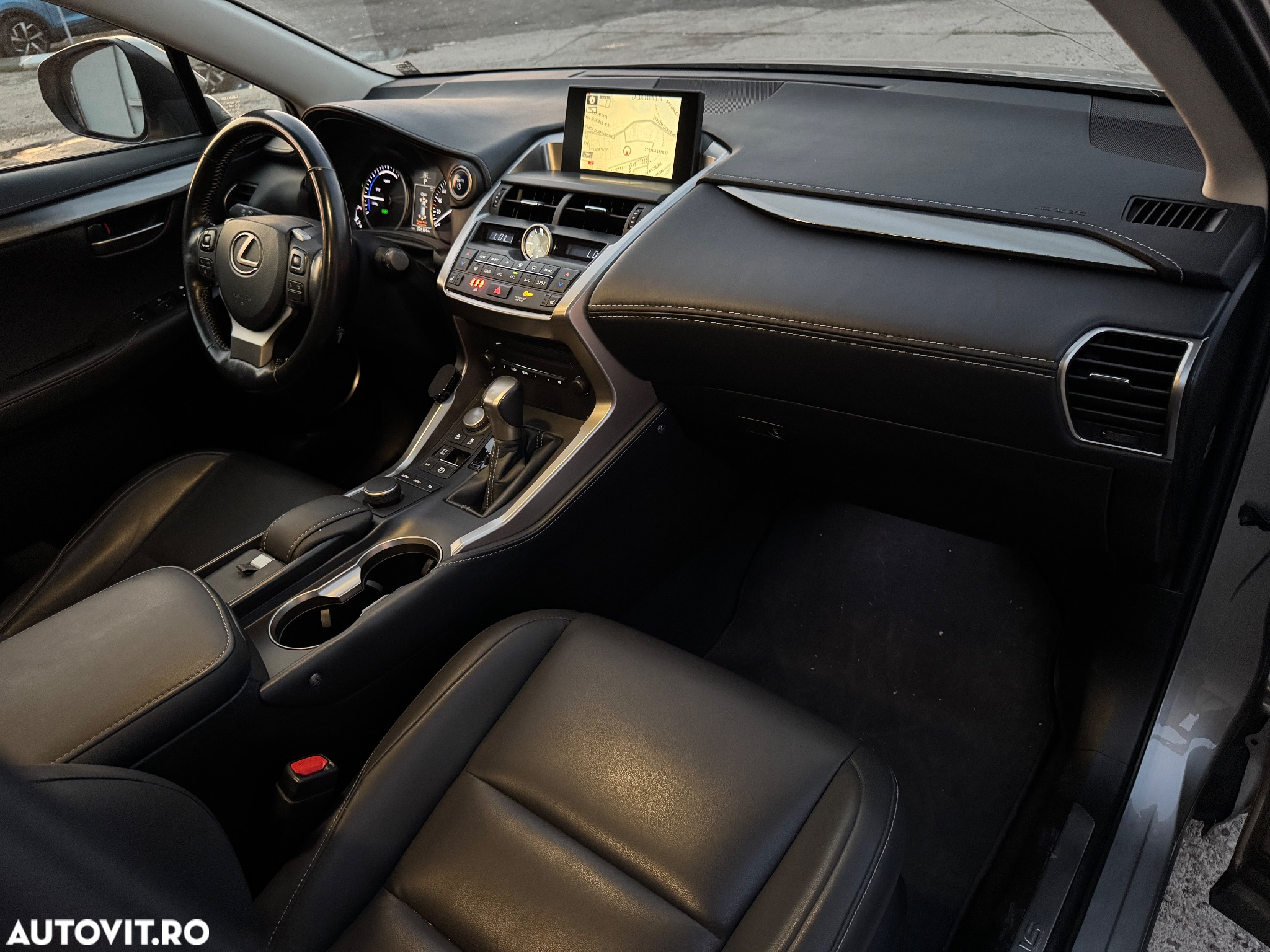Lexus Seria NX 300h AWD Business - 4
