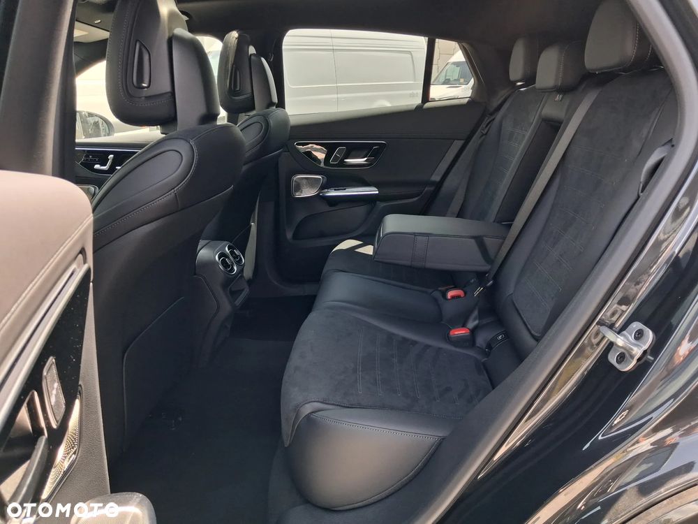 Mercedes-Benz GLC 300 de 4-Matic AMG Line - 12
