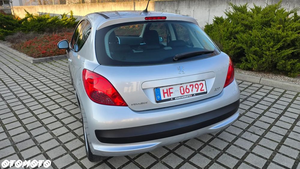 Peugeot 207 - 31