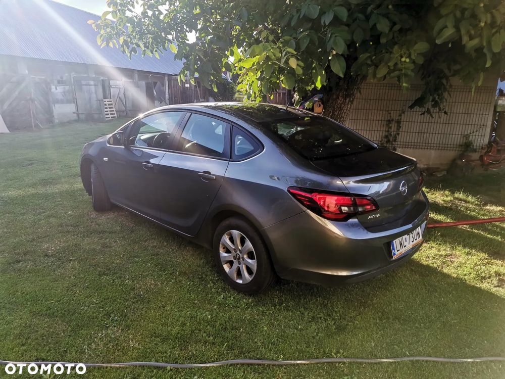 Opel Astra - 2
