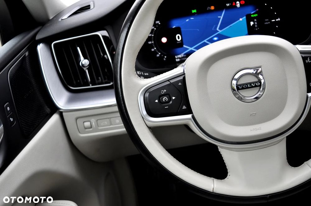 Volvo XC 60 T6 AWD Plug-In Hybrid Inscription - 28
