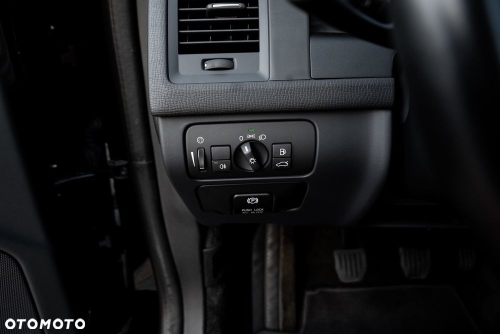 Volvo XC 60 D5 AWD Momentum - 27