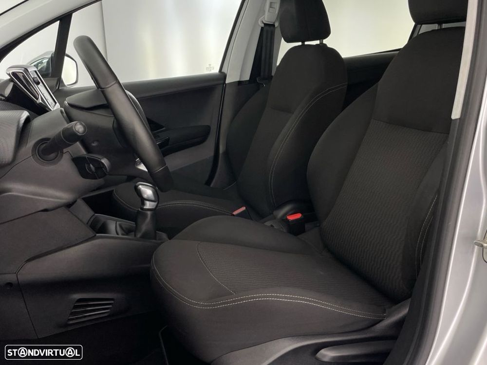 Peugeot 208 1.2 PureTech Style - 18