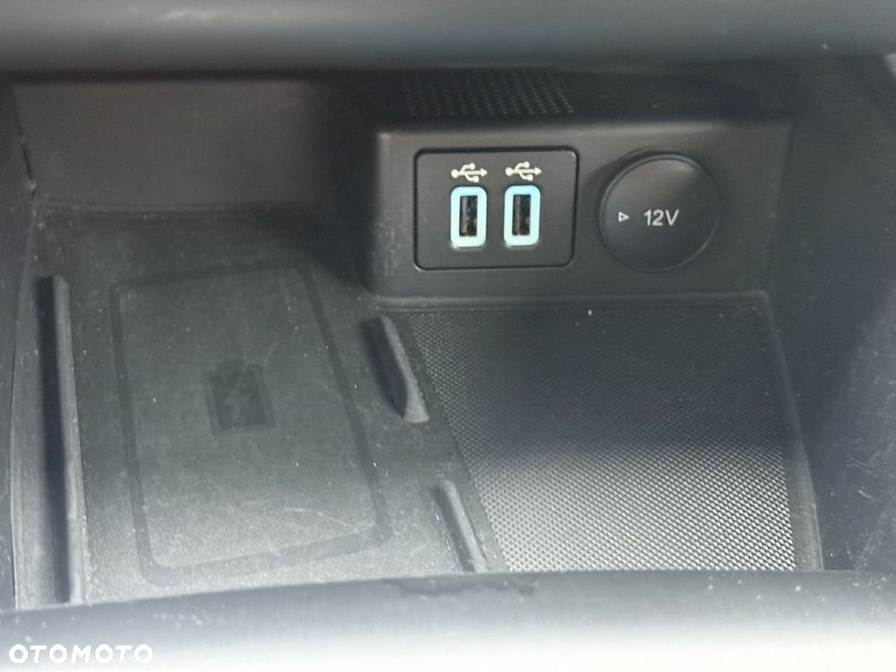 Ford Kuga - 35