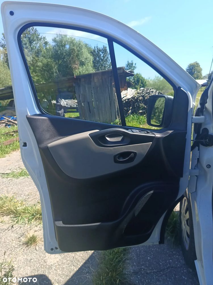 Renault Trafic L1H1 1.6 diesel 145kM, manual, 2019 rok BAGAŻNIK DACHOWY THULE, KAMERA COFANIA, HAK, CZUJNIKI PARKOWANIA, ORGINALNY PRZEBIEG! - 25