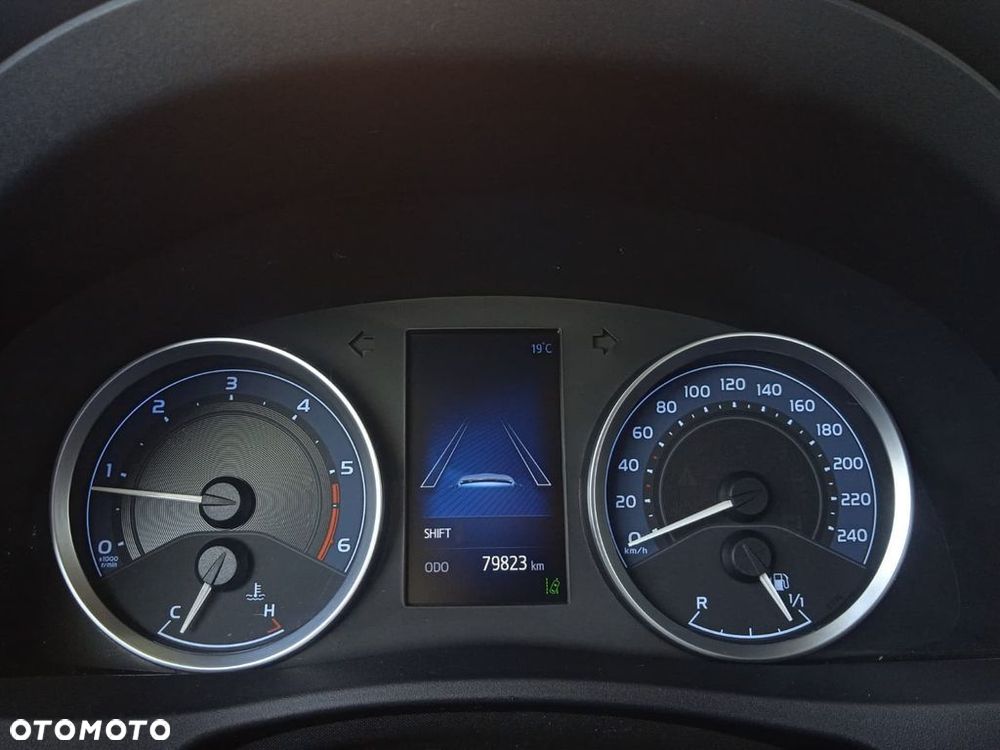Toyota Corolla 1.4 D-4D Premium - 17
