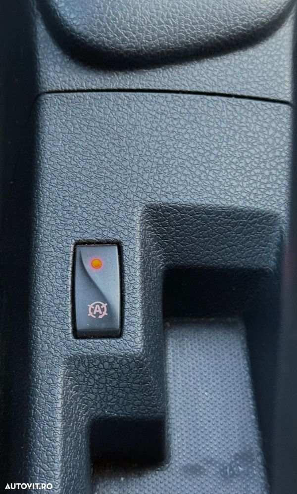 Dacia Logan 1.0 SCe Ambiance - 9