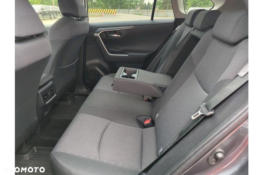 Toyota RAV4 - 8