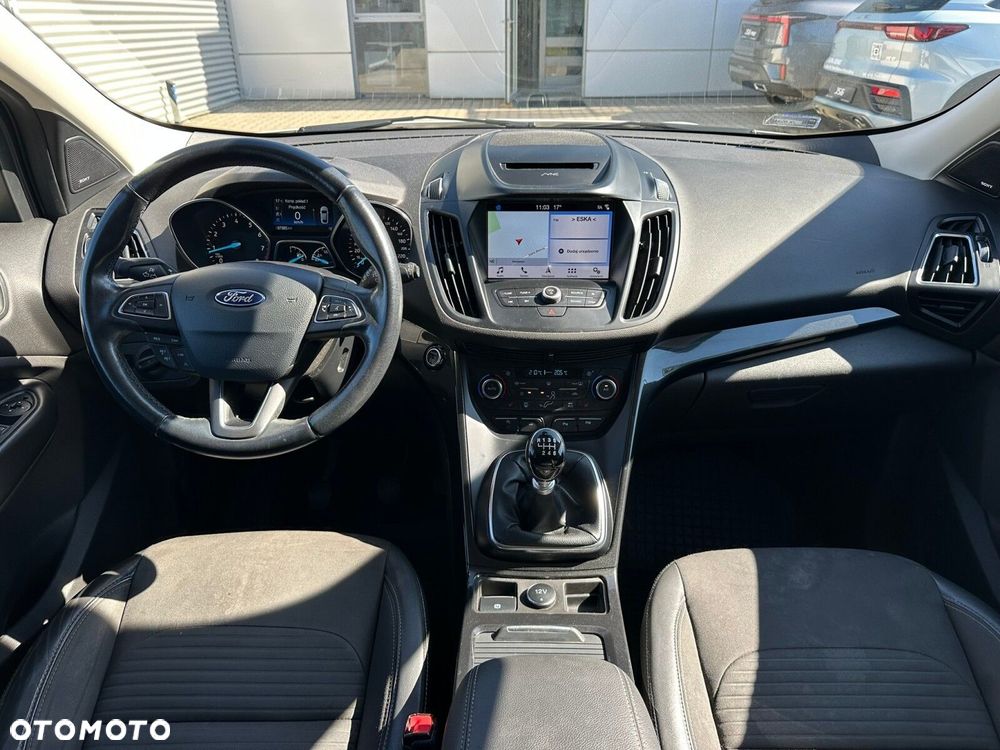 Ford Kuga - 10