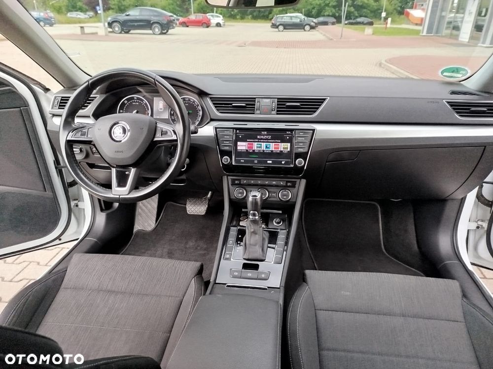 Skoda Superb 2.0 TDI DSG Ambition - 2