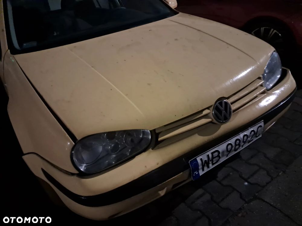 Volkswagen Golf - 1