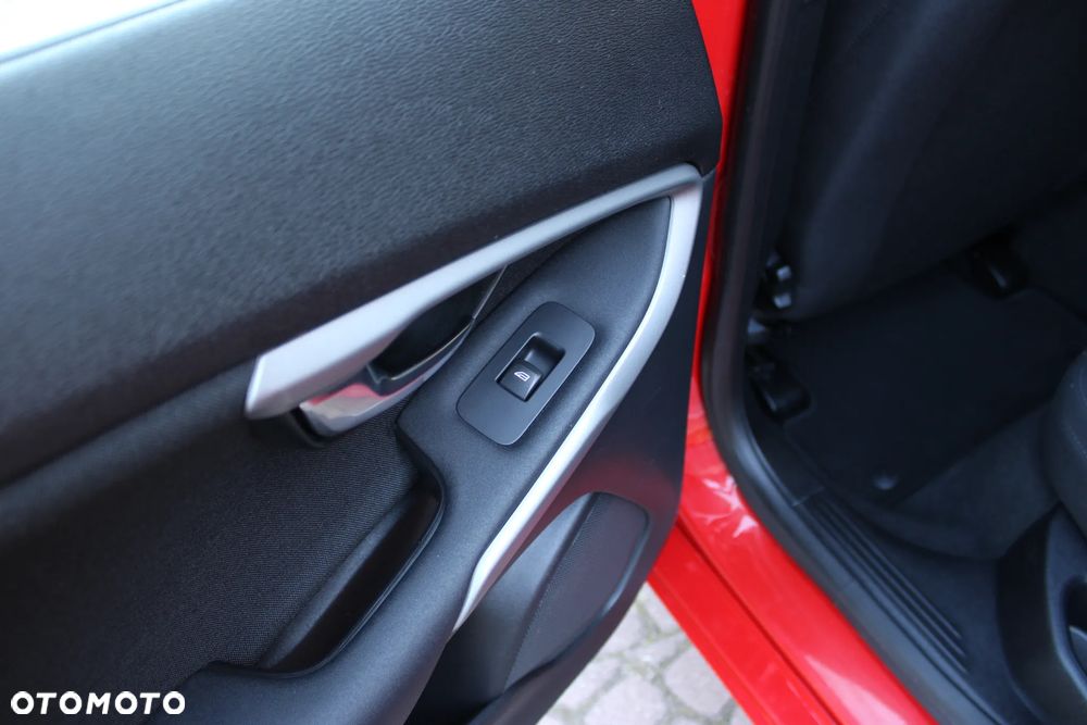 Volvo V40 D2 Momentum - 17