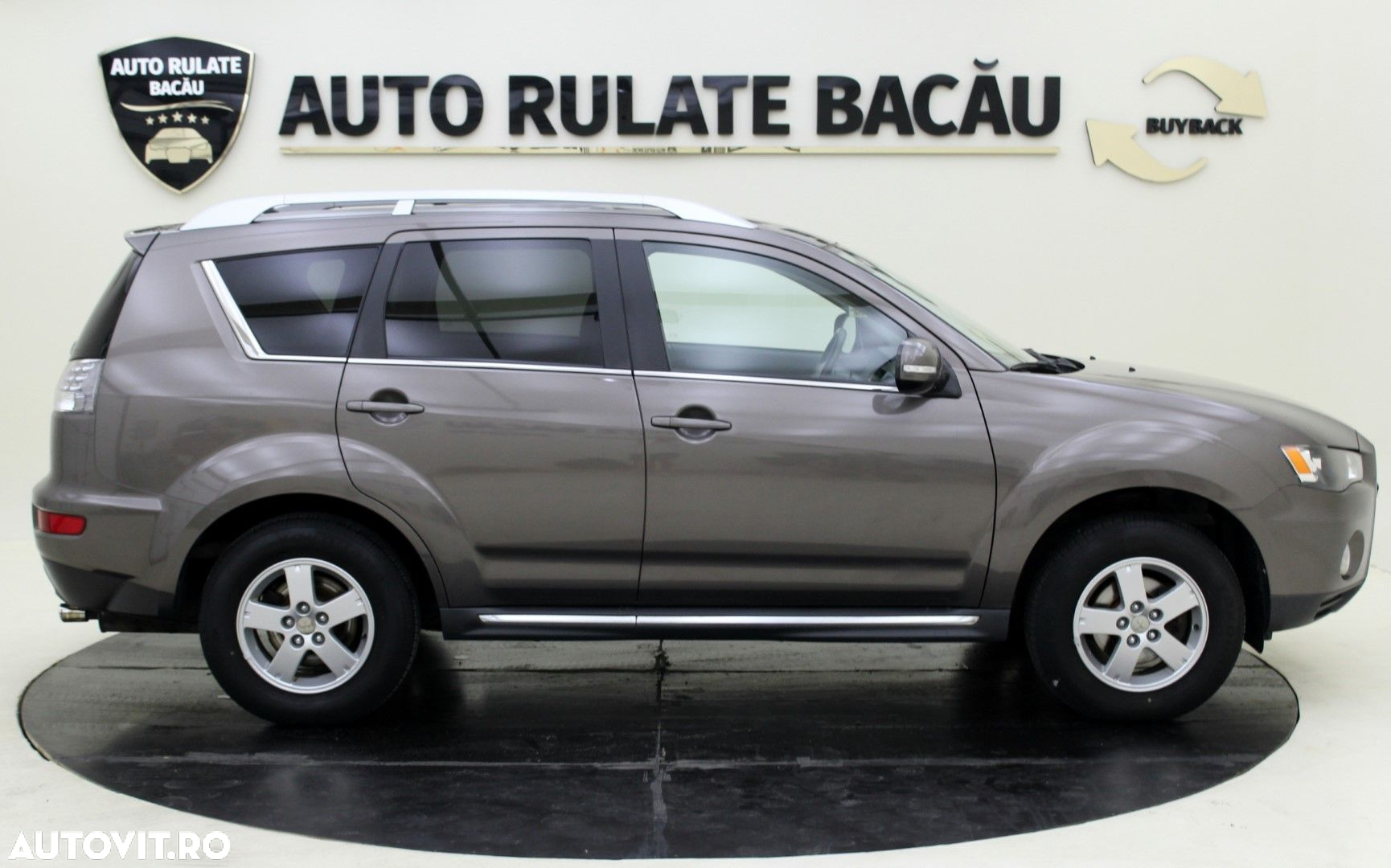 Mitsubishi Outlander - 4