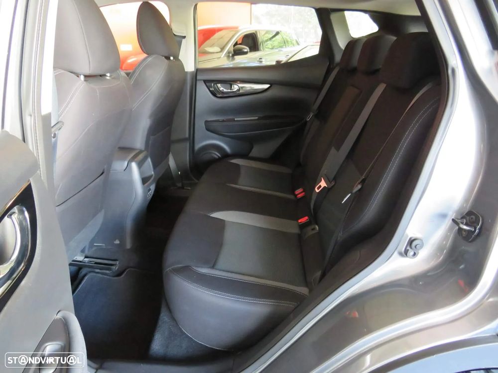 Nissan Qashqai 1.5 dCi N-Connecta J18+Led - 14