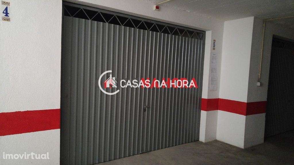 Garagem/armazém no centro de Carcavelos - Grande imagem: 4/18