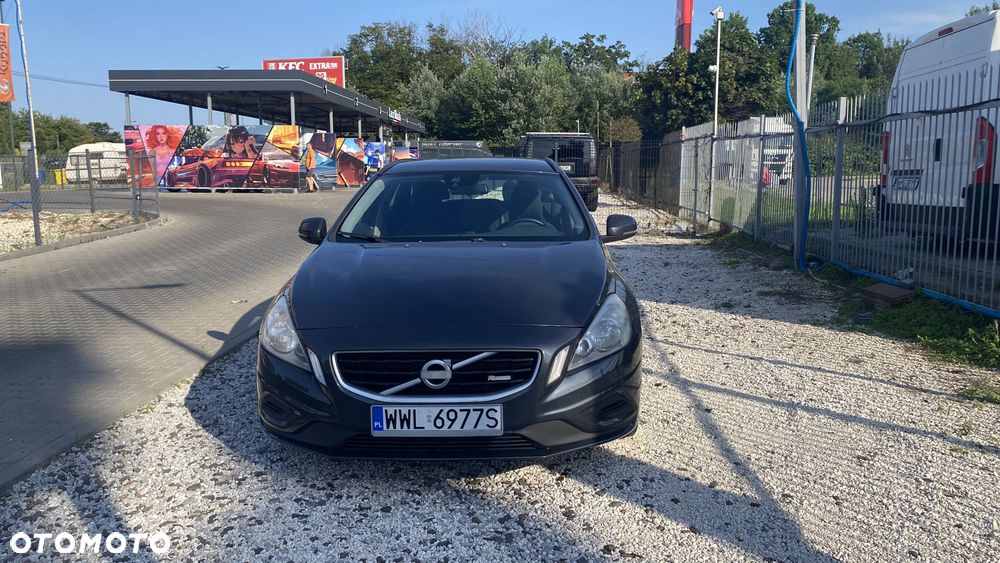 Volvo V60 D2 R-Design - 2