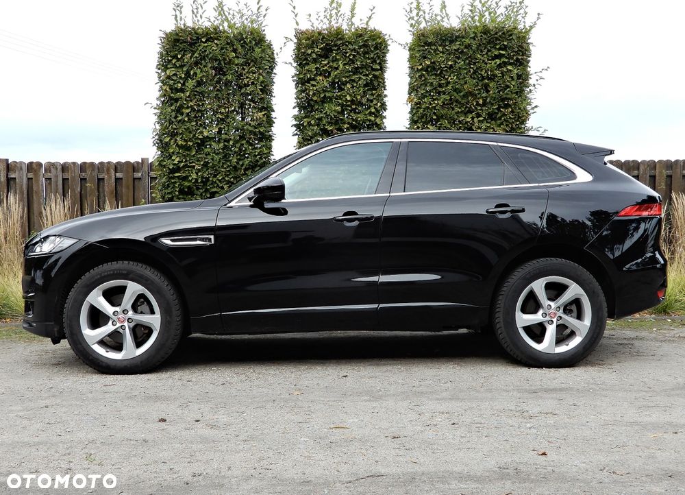 Jaguar F-Pace 2.0 i4D AWD Pure - 2