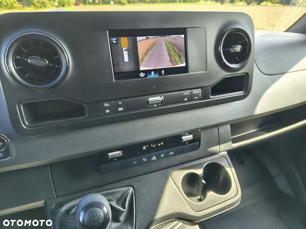 Mercedes-Benz Sprinter - 19