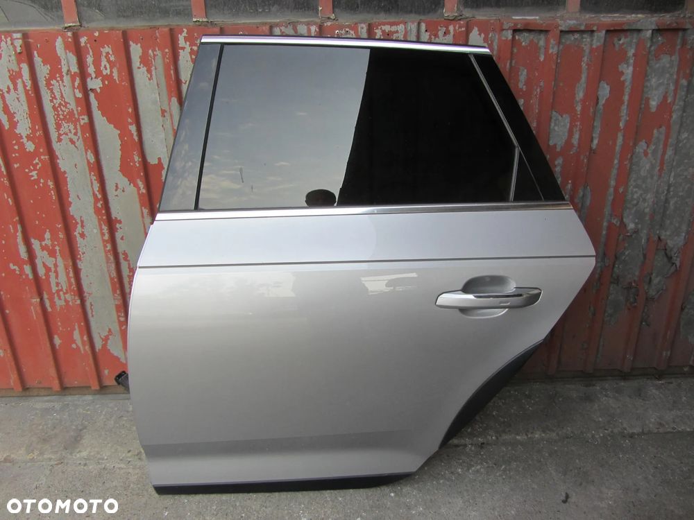 AUDI A4 B9 kombi drzwi lewy tył LZ7G - 1