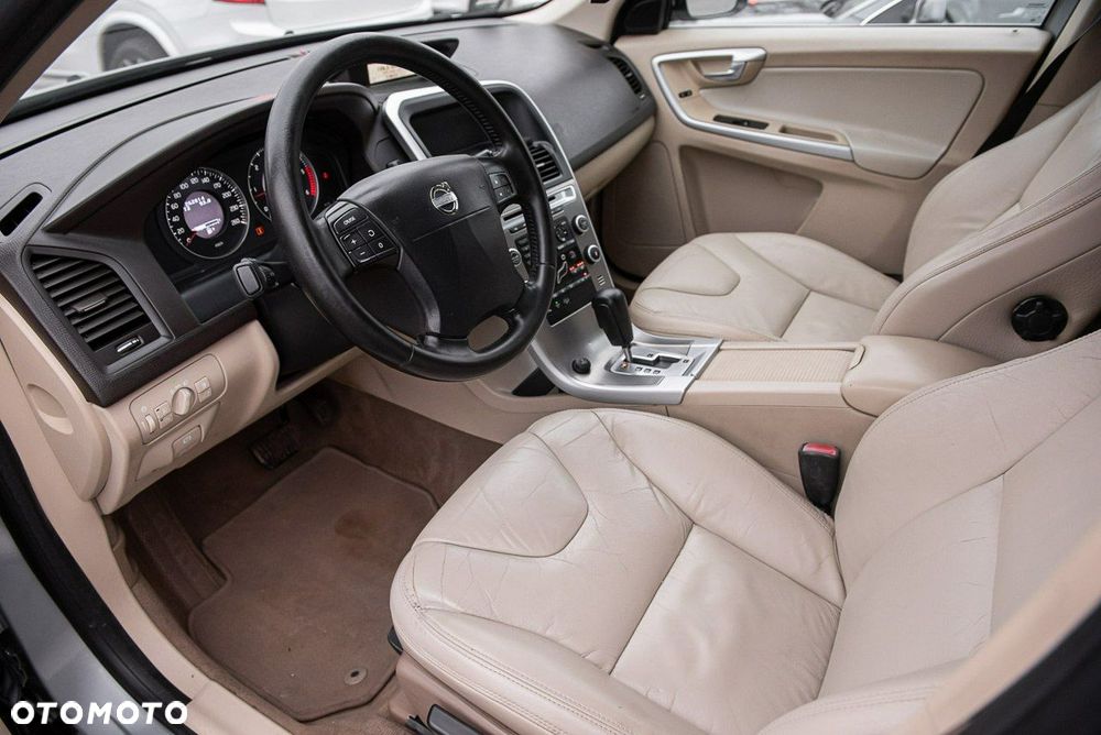 Volvo XC 60 D5 AWD Momentum - 6