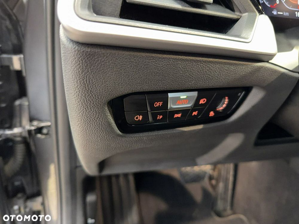 BMW Seria 3 318i - 22