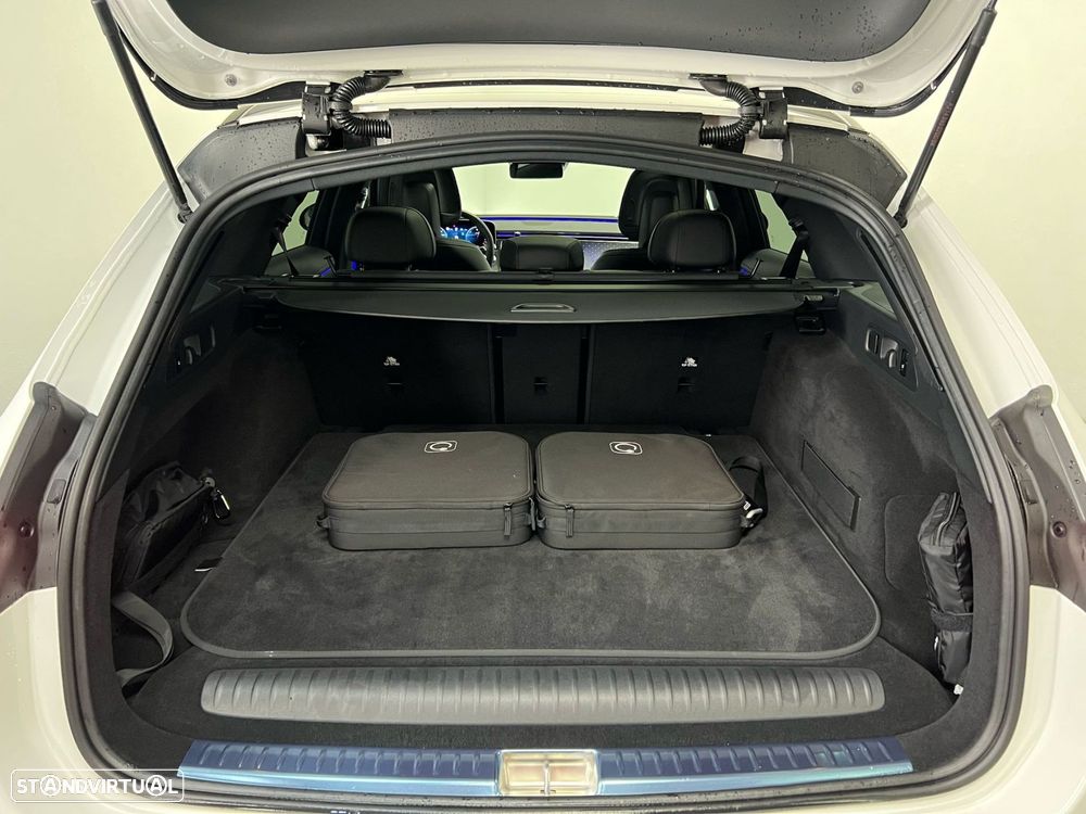 Mercedes-Benz E 300 e AMG Line - 24
