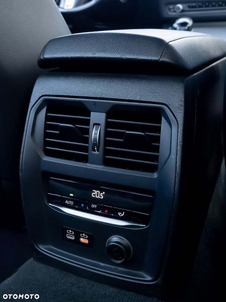 BMW Seria 3 320d xDrive M Sport - 36