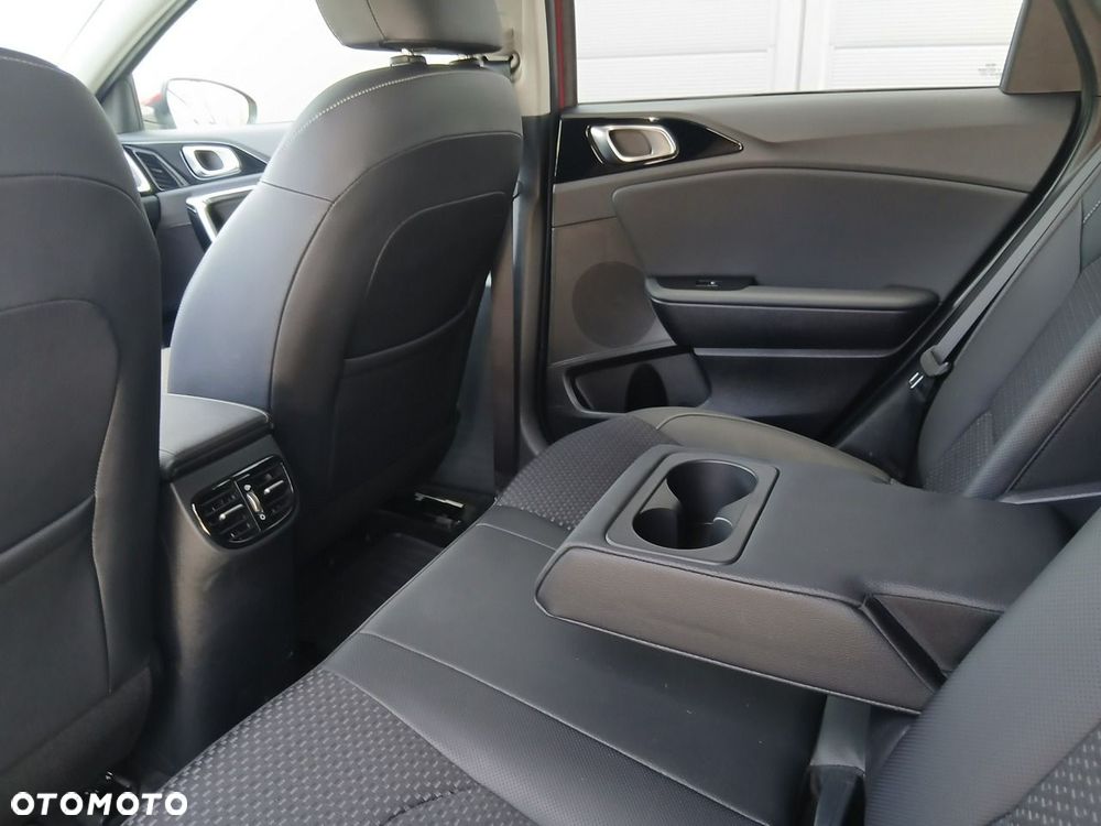 Kia Ceed 1.4 T-GDI L Business Line - 18