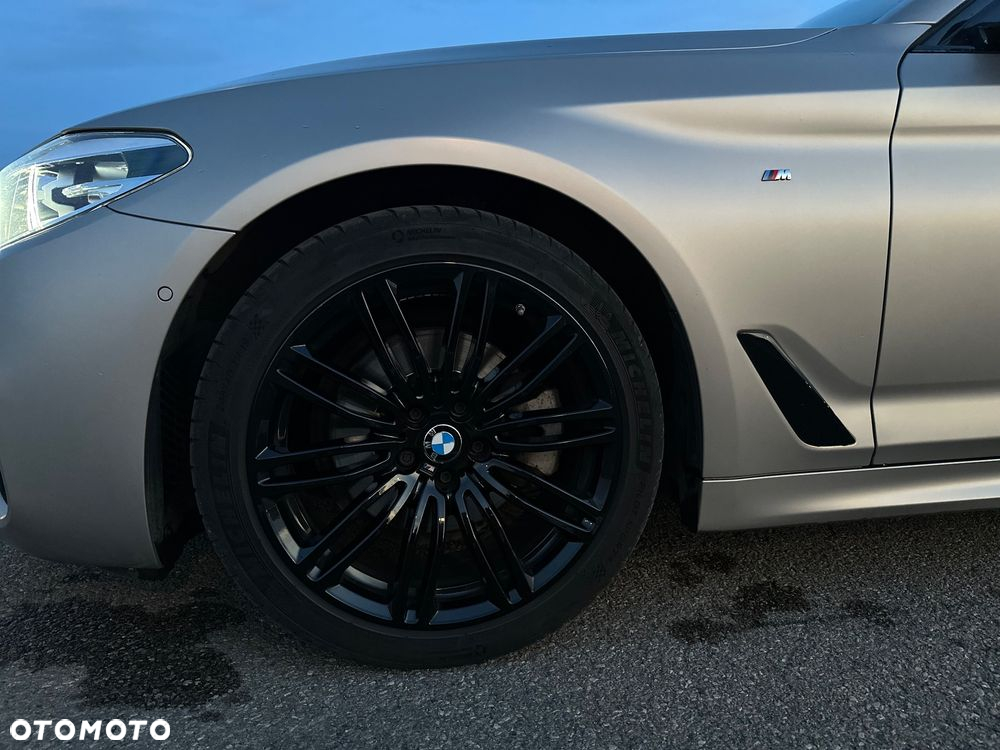 BMW Seria 5 520d M Sport - 8