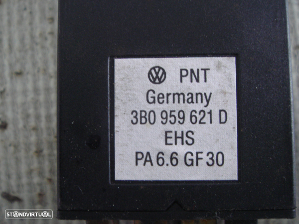 Interruptor De Desembacidor Vidro Traseiro Volkswagen Passat (3B3) - 2