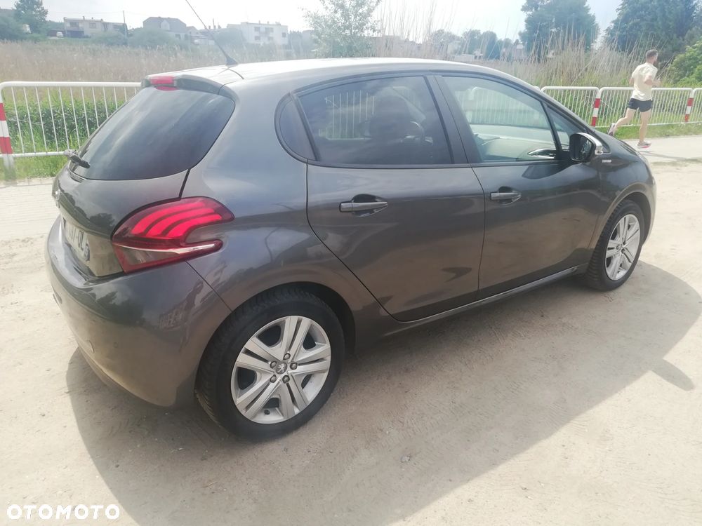 Peugeot 208 82 PureTech Style - 2
