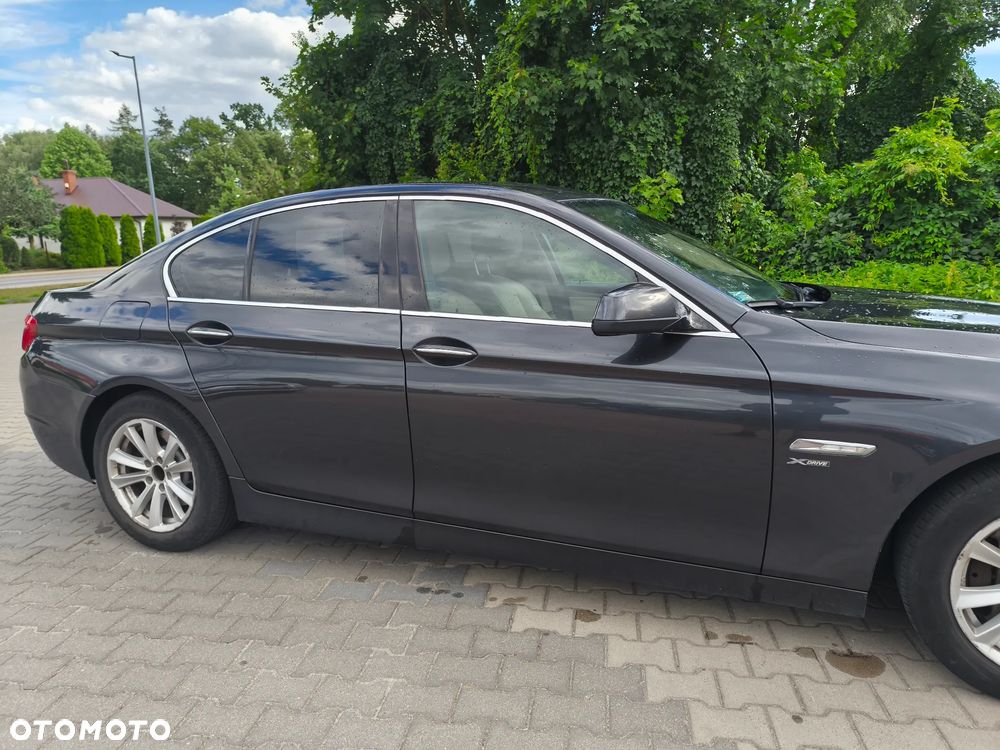 BMW Seria 5 525d xDrive Sport-Aut Luxury Line - 33