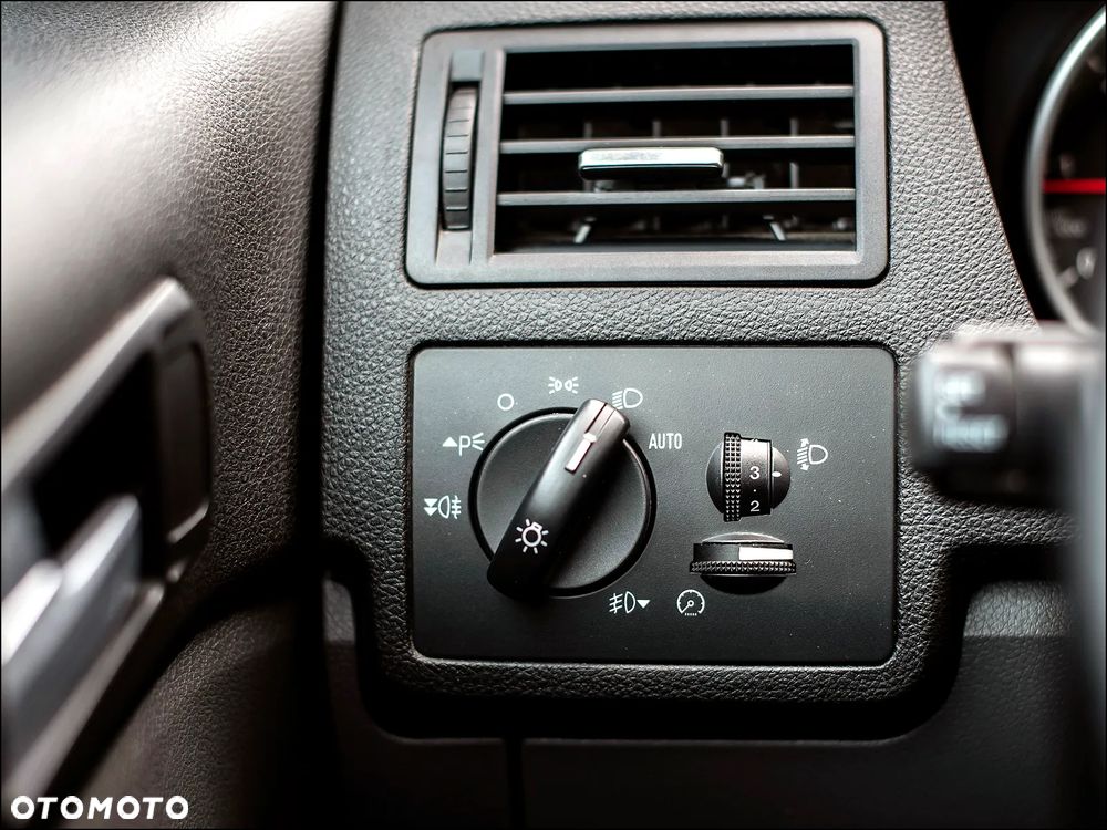 Ford Kuga - 29