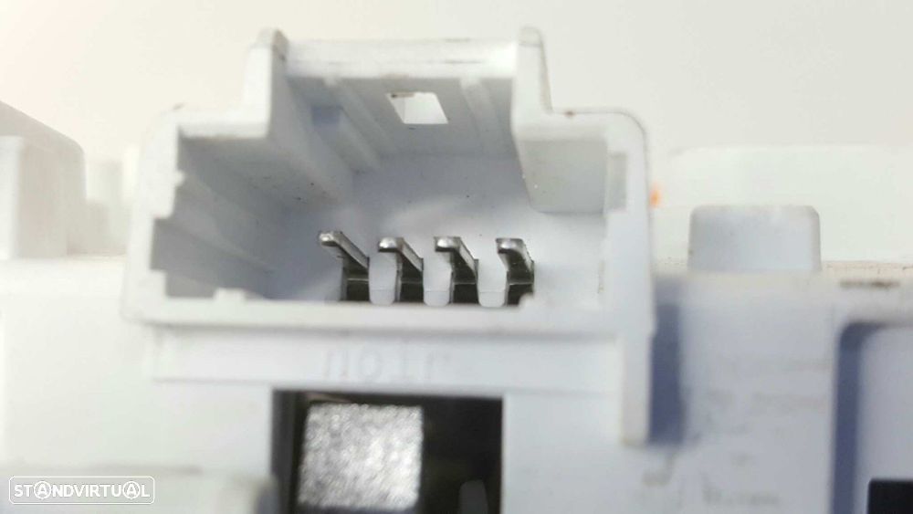 LUZ INTERIOR PEUGEOT 208 SIGNATURE - 6