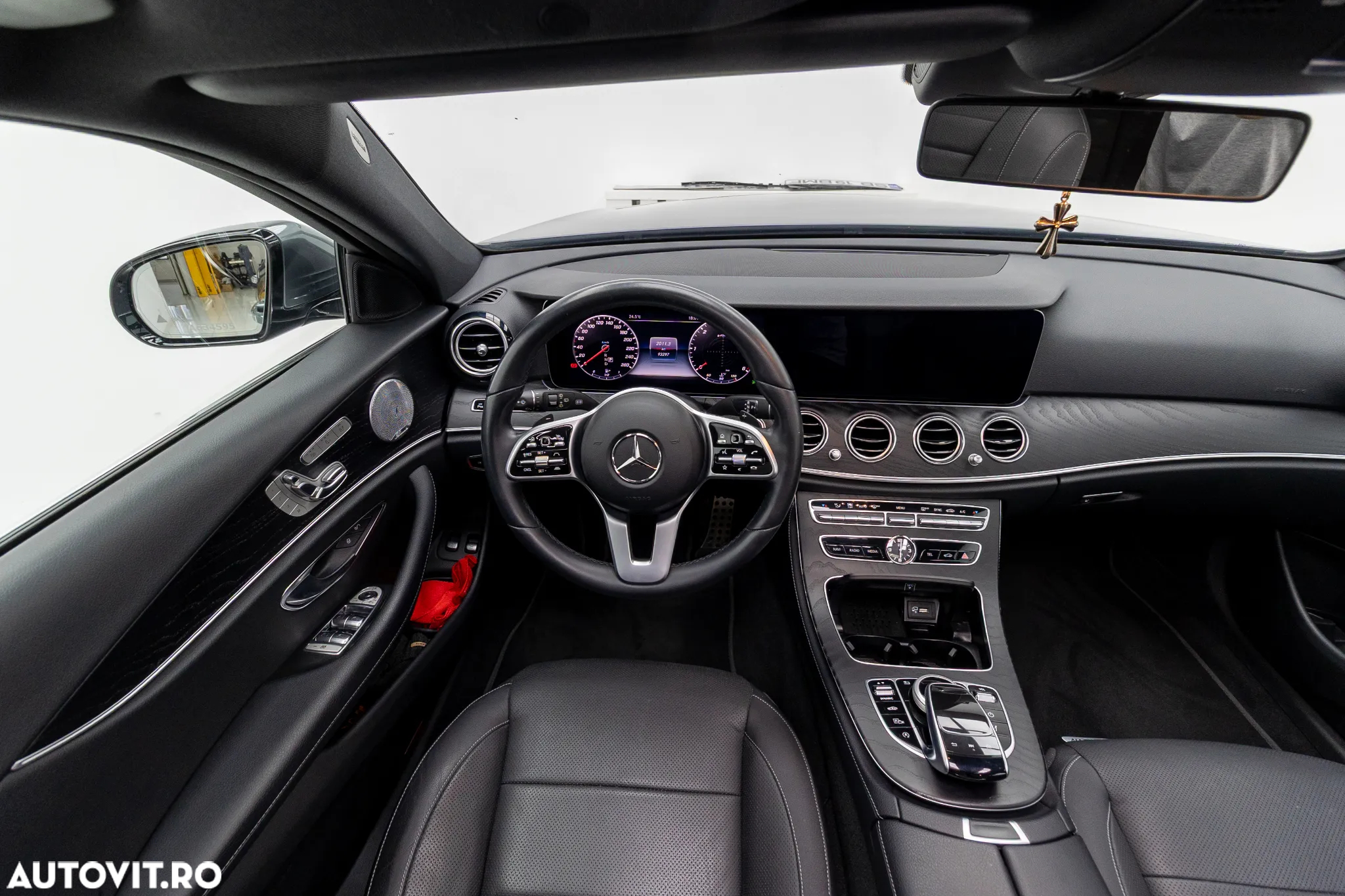 Mercedes-Benz E 220 d 4Matic 9G-TRONIC Avantgarde - 36