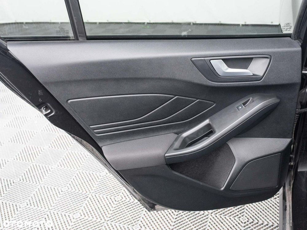 Ford Focus - 24