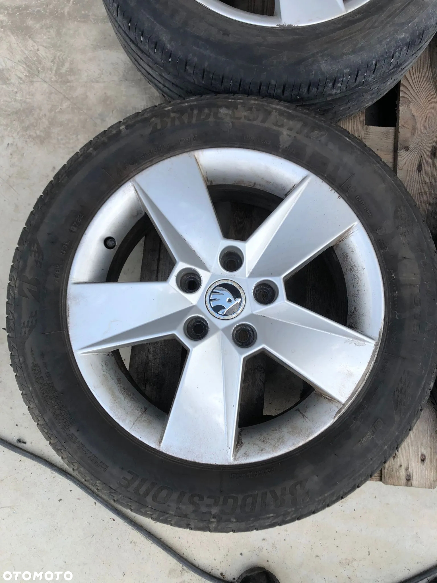 SKODA OCTAVIA III ALUFELGI KOMPLET 6,5Jx16H2 ET46 5E0601025H - 2