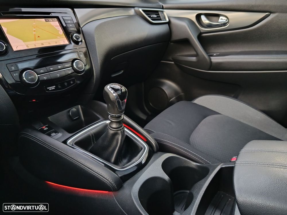 Nissan Qashqai 1.5 dCi Tekna Premium - 32