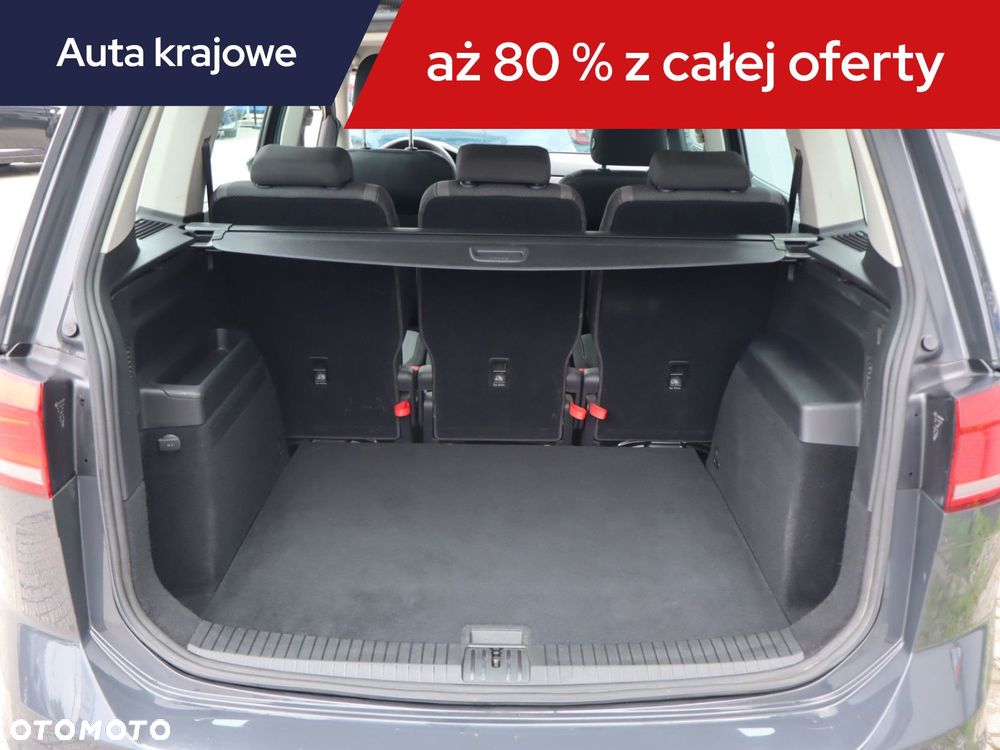 Volkswagen Touran - 16