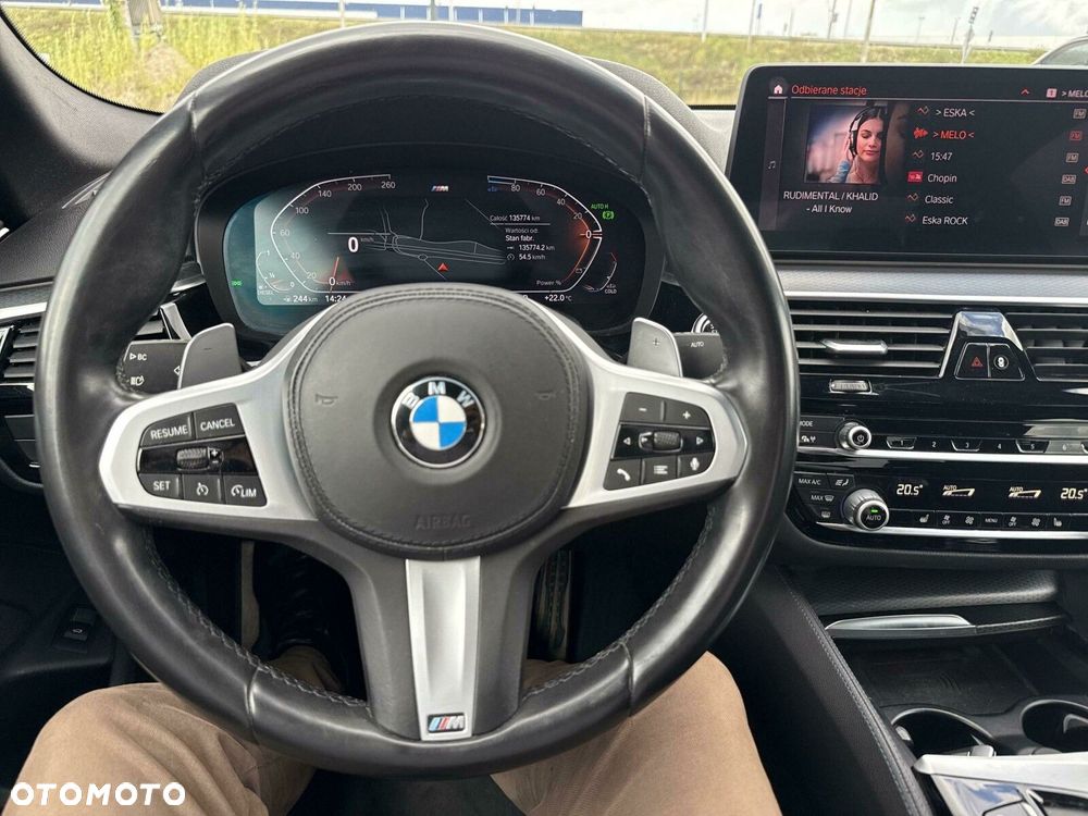 BMW Seria 5 520d M Sport - 6