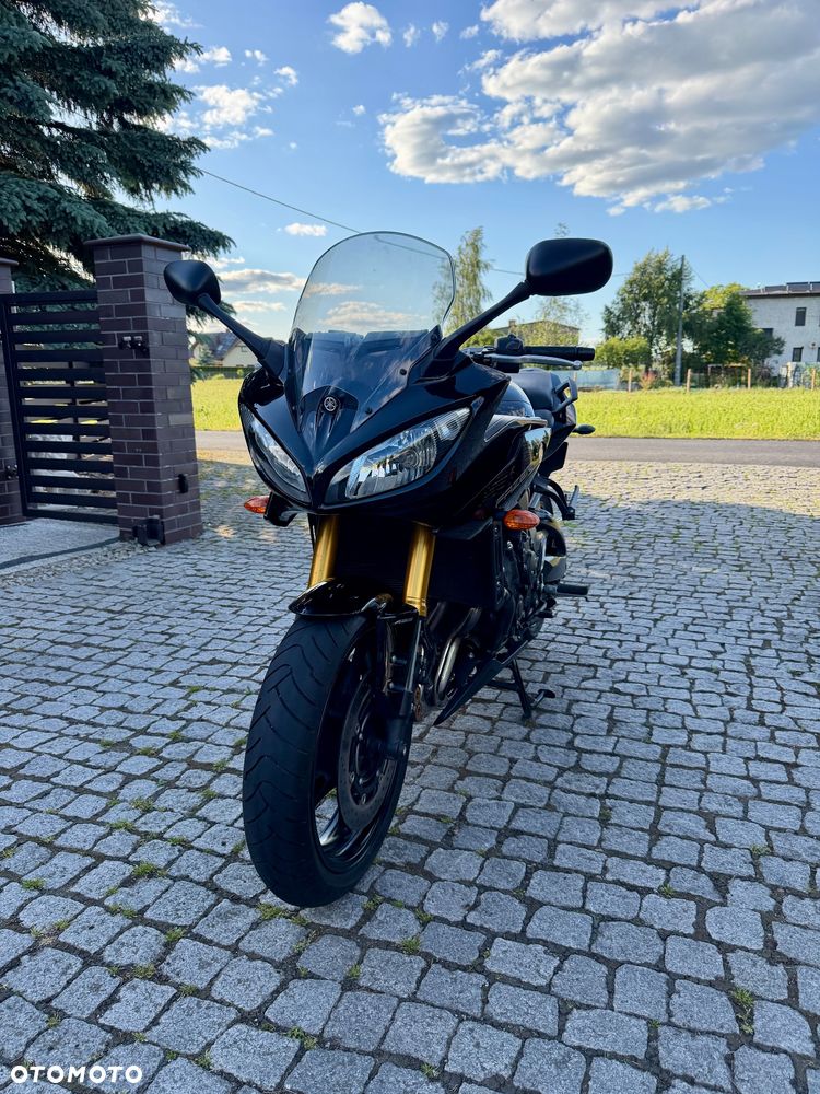 Yamaha FZ8 - 4