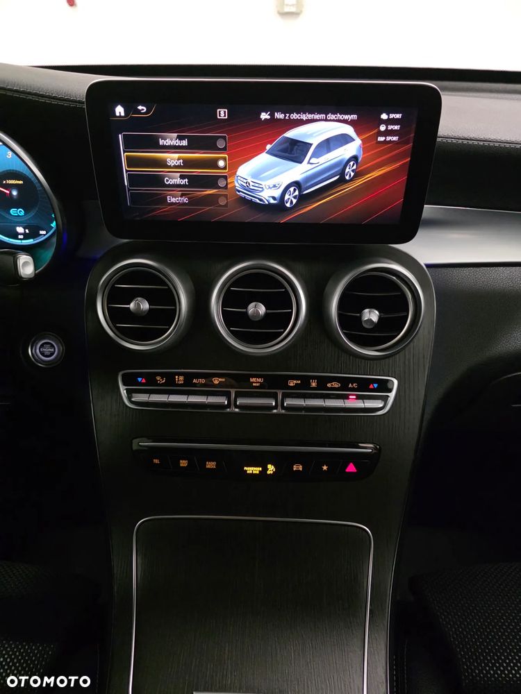 Mercedes-Benz GLC 220 d 4Matic 9G-TRONIC AMG Line Plus - 16