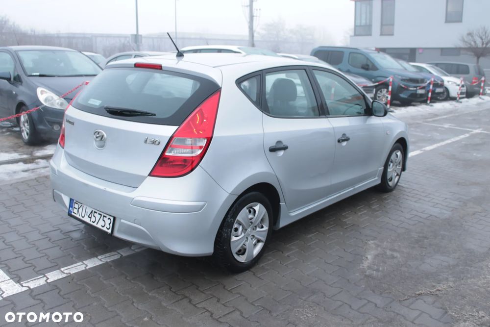 Hyundai i30 i30cw 1.4 blue Comfort - 13