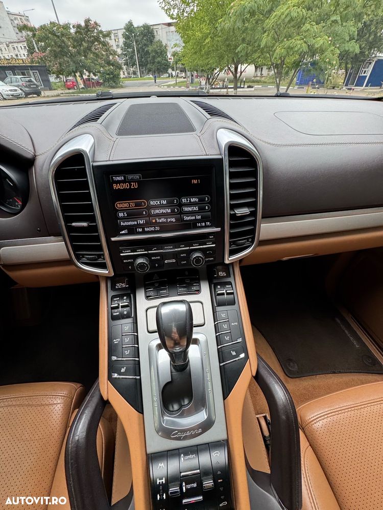 Porsche Cayenne - 10